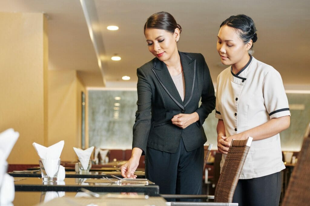 hotel management course in Canada