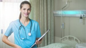 nurse salary in uk per month